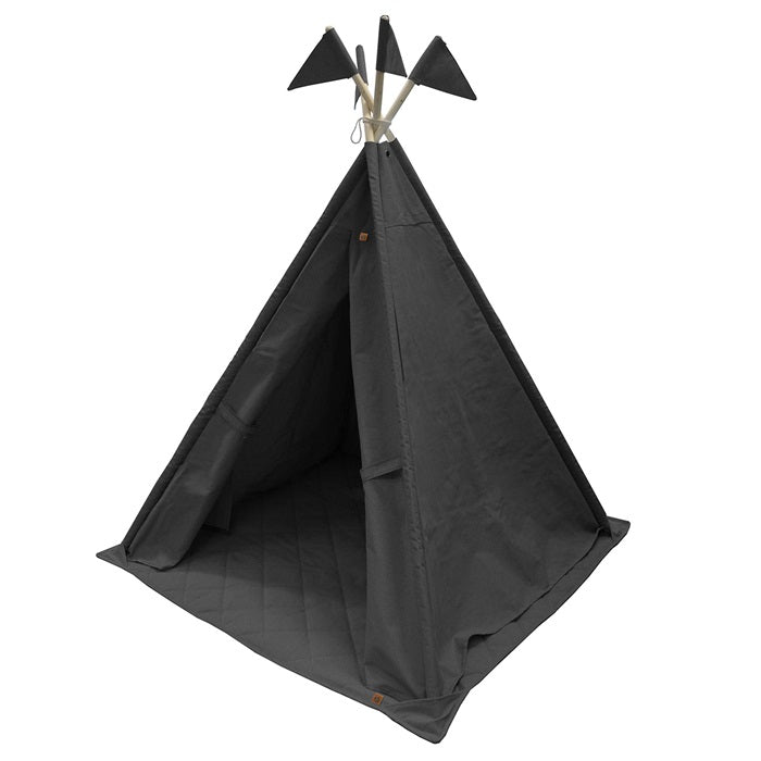 Tipi lærred med flag